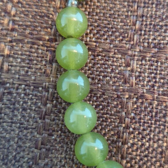 15.25'' Pretty Natural Green Nephrite Jade Beaded Necklace – 8mm Round Beads - Picture 5 of 11